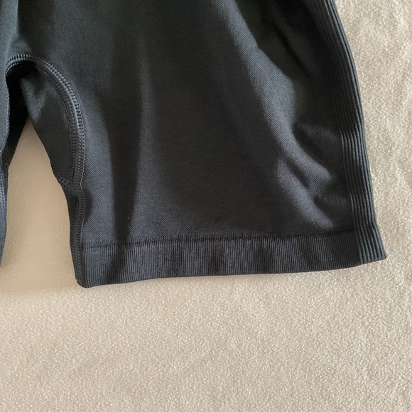 GYMSHARK ‘Lift Seamless’ Shorts, size small - Picture 4 of 12